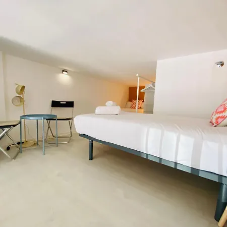 Modern Designed Loft In Russafa 발렌시아